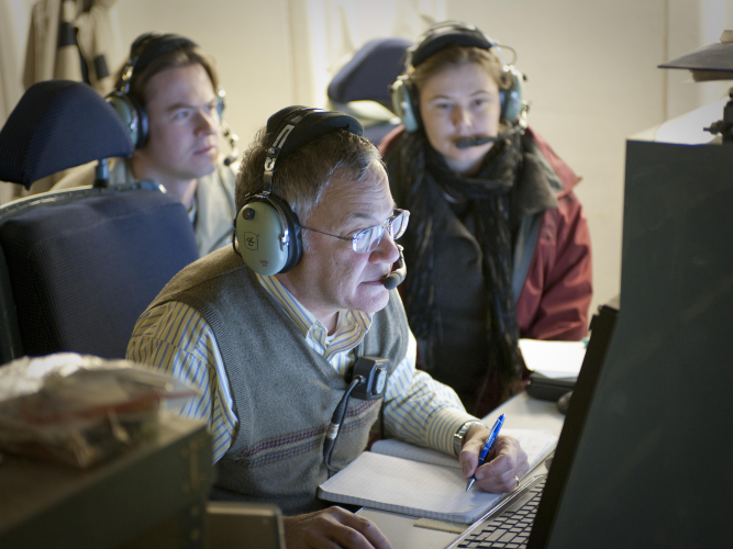 Allan Meyer working at the telescope operator's console