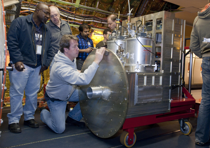 Rainer Strecker, Deutsches SOFIA Institut quality manager, conducts a final inspection and cleaning of GREAT